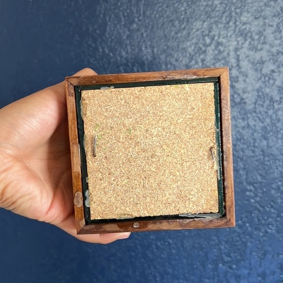 Vintage Floral decorative glass display - Picture 7 of 9